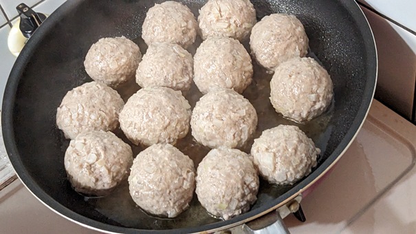 Meatballs-tomato-stew-process-18