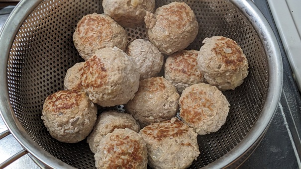 Meatballs-tomato-stew-process-27