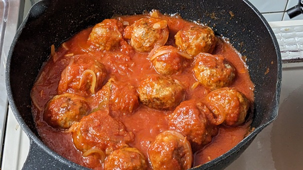 Meatballs-tomato-stew-process-31