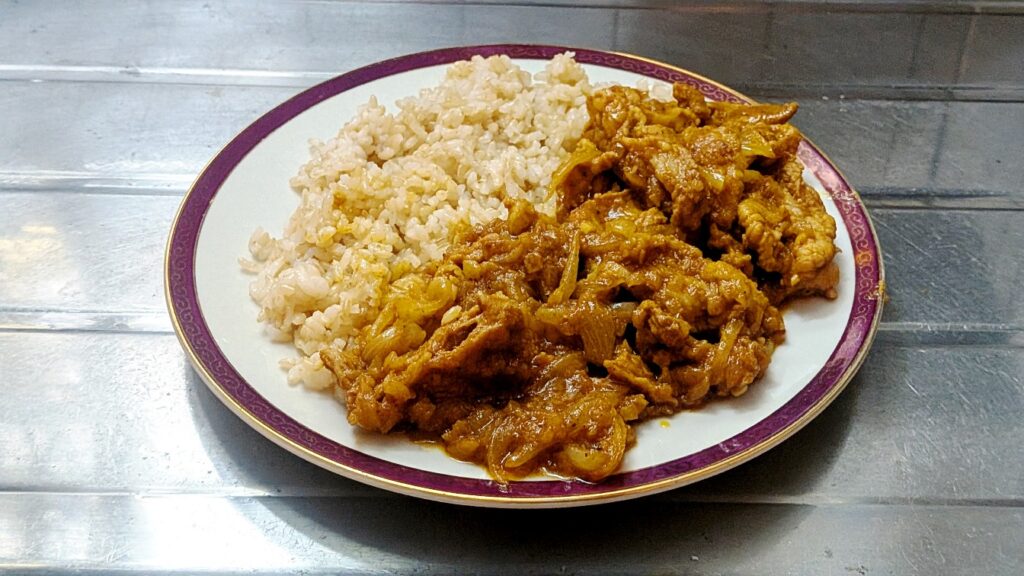 追い玉ねぎ豚こまスパイスカレー