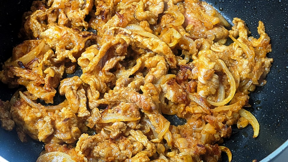 追い玉ねぎ豚こまスパイスカレー