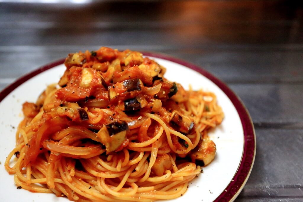 あらごしトマトとナスのパスタ