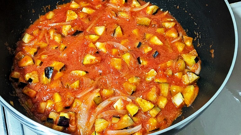 あらごしトマトとナスのパスタ