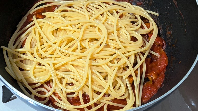 あらごしトマトとナスのパスタ