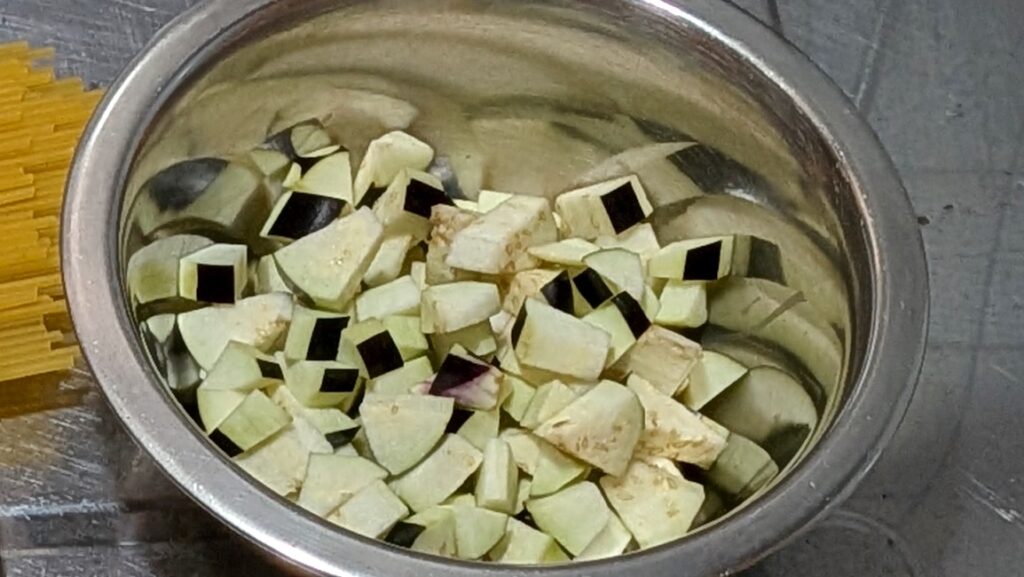 あらごしトマトとナスのパスタ