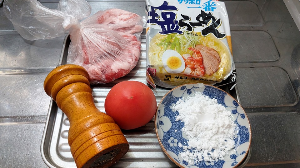 トマト塩豚こまラーメンのレシピ